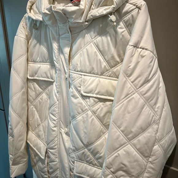 HUNTER Friday Packable Hooded Quilted Jacket - Picture 12 of 13